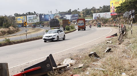 ಬೆಳಗಾವಿ ತಾಲೂಕಿನ ಬಡೇಕೊಳ್ಳಮಠ ಕ್ರಾಸ್ ಕಣಿವೆಯಲ್ಲಿನ ಅಪಾಯಕಾರಿ ಹೆದ್ದಾರಿ.