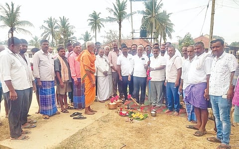 ಕಗ್ಗೆರೆ ಗ್ರಾಮದಲ್ಲಿ ಶುದ್ಧ ಕುಡಿಯುವ ನೀರಿನ ಘಟಕವನ್ನು ಶಾಸಕ ಸಿ.ಎನ್. ಬಾಲಕೃಷ್ಣ ಉದ್ಘಾಟಿಸಿದರು. ನಾಗೇಂದ್ರ ಬಾಬು, ರಾಧಾಮಣಿ ಬಾಬು, ದೊಡ್ಡೇರಿ ಮಂಜುನಾಥ್, ಸಂಪತ್ ಕುಮಾರ್, ಹೊನ್ನೇಗೌಡ, ಶೇಖರ್, ರಂಗಸ್ವಾಮಿ ಇದ್ದರು.