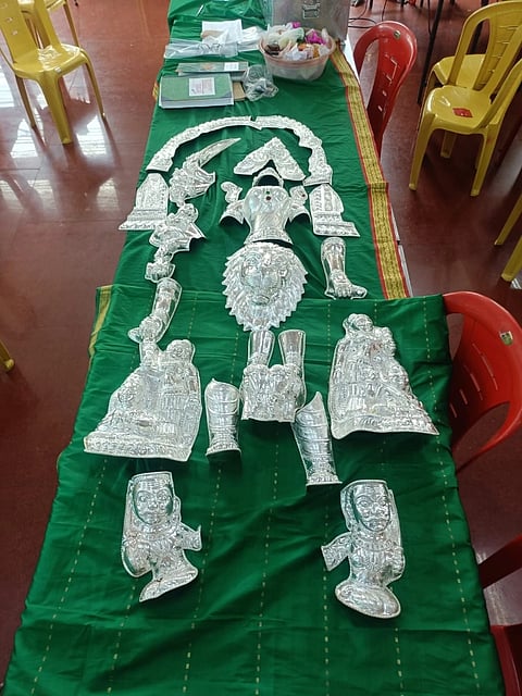 Silver Kavach donated to Goddess Banashankari by MLA M. Krishnappa