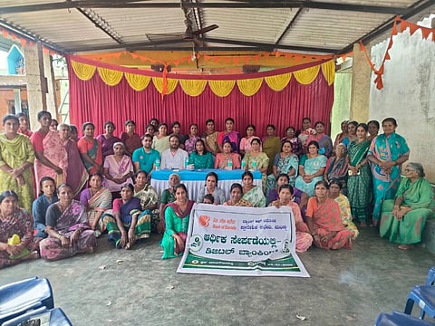 ಮಂಡ್ಯ ತಾಲೂಕು ಮಾರಗೌಡನಹಳ್ಳಿ ಗ್ರಾಮದಲ್ಲಿ ಬ್ಯಾಂಕ್ ಆಫ್ ಬರೋಡದಿಂದ ಆಯೋಜಿಸಿದ್ದ ಡಿಜಿಟಲ್ ಸಾಕ್ಷರತೆ ಕಾರ್ಯಕ್ರಮ ಆಯೋಜಿಸಲಾಗಿತ್ತು. 