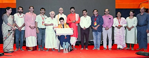 ಉಡುಪಿಯ ಗೀತಾಮಂದಿರದಲ್ಲಿ ವೀಣಾ ಬನ್ನಂಜೆ ಅವರನ್ನು ಸನ್ಮಾನಿಸಲಾಯಿತು. ವಿಶ್ವನಾಥ್​ ಶೆಣೈ, ಕೆ.ವಿ. ರಮಣ ಆಚಾರ್ಯ, ಆಸ್ಟ್ರೋ ಮೋಹನ್​, ಜನಾರ್ದನ್​ ಕೊಡವೂರು, ಪ್ರೊ. ಸದಾಶಿವ್​ ರಾವ್​, ರಾಜೇಶ್​ ಭಟ್​ ಪಣಿಯಾಡಿ, ಡಾ. ಎಂ.ಹರೀಶ್ಚಂದ್ರ, ರವಿರಾಜ್​ ಎಚ್​.ಪಿ., ಪೂರ್ಣಿಮಾ ಜನಾರ್ದನ್​ ಇತರರಿದ್ದರು.