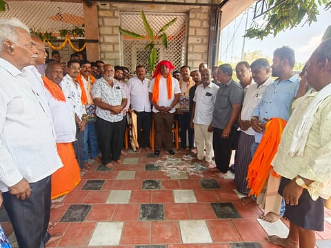 ವಿಶ್ವಗುರು ಬಸವೇಶ್ವರ ಜಯಂತ್ಯುತ್ಸವದ ಅಂಗವಾಗಿ ಬಸರಾಳು ಗ್ರಾಮದಲ್ಲಿ ಶಾಸಕ ಪಿ.ರವಿಕುಮಾರ್ ಗಣಿಗ ಅವರನ್ನು ಸನ್ಮಾನಿಸಲಾಯಿತು. 