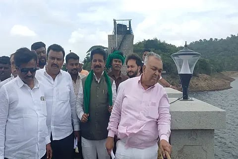 ಭದ್ರಾ ಜಲಾಶಯಕ್ಕೆ ಜಲ ಸಂಪನ್ಮೂಲ ಸಚಿವ ರಾಮಲಿಂಗಾ ರೆಡ್ಡಿ ಭೇಟಿ ನೀಡಿ ಪರಿಸ್ಥಿತಿ ಅವಲೋಕಿಸಿದರು.
