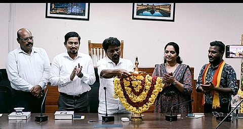 ಉಡುಪಿಯಲ್ಲಿ ಆಯೋಜಿಸಿದ್ದ ಭಗೀರಥ ಜಯಂತಿಯನ್ನು ಎಂ.ಎ. ಗಫೂರ್​​ ಉದ್ಘಾಟಿಸಿದರು. ಅಬೀದ್​ ಗದ್ಯಾಳ, ಪೂರ್ಣಿಮಾ, ನವನೀತ್​, ರಾಮಾಂಜಿ ಇದ್ದರು.