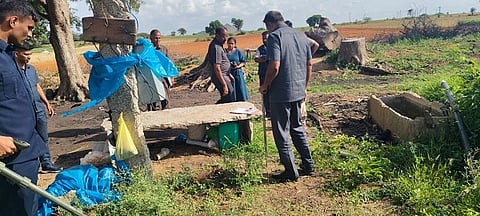  ಸ್ಥಳ ಶೋಧ ನಡೆಸುತ್ತಿರುವ ಬಾಂಬ್​ ನಿಷ್ಕ್ರಿಯ ದಳ 