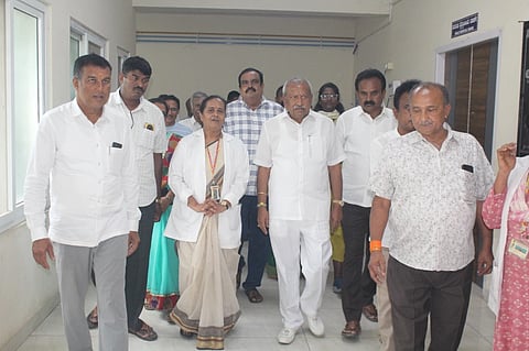 ಕೆ.ಆರ್.ಪುರ ಸರ್ಕಾರಿ ಸಾರ್ವಜನಿಕ ಆಸತ್ರೆಗೆ ಶಾಸಕ ಬೈರತಿ ಬಸವರಾಜ ಭೇಟಿ ನೀಡಿ ಆಸ್ಪತ್ರೆಯ ಸ್ಥಿತಿಗತಿಗಳನ್ನು ಪರಿಶೀಲಿಸಿದರು.