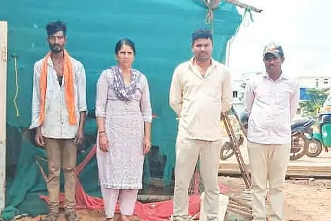 ಚನ್ನಗಿರಿ ಬೈಪಾಸ್ ರಸ್ತೆಯ ಕೋಳಿ ಫಾರ್ಮ್ ಮೇಲೆ ಚಿರತೆ ದಾಳಿ ನಡೆಸಿದ ಸ್ಥಳಕ್ಕೆ ಅರಣ್ಯ ಇಲಾಖೆ ಅಧಿಕಾರಿಗಳು ಭೇಟಿ ನೀಡಿ ಪರಿಶೀಲಿಸಿದರು. leopard
