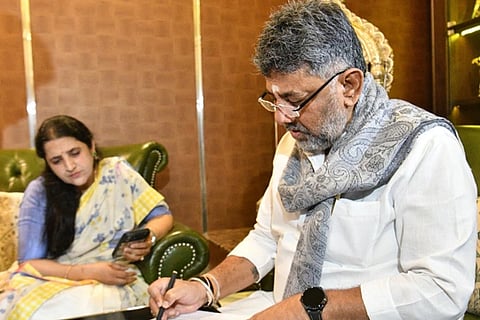 ಬೇರೆ ರಾಜ್ಯಗಳಂತೆ ಕರ್ನಾಟಕದಲ್ಲೂ ಗ್ಯಾರಂಟಿಗಳಿಗೆ ಕತ್ತರಿ ಬೀಳುತ್ತಾ? ಸಿಎಂ ಡಿಕೆಶಿ ನೀಡಿದ ಎಚ್ಚರಿಕೆ ಏನು? CM DK Shivakumar