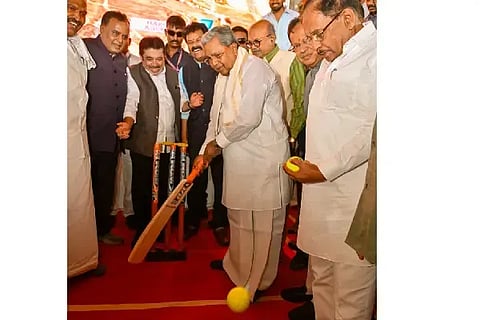 ಅಂತಾರಾಷ್ಟ್ರೀಯ ಕ್ರಿಕೆಟ್ ಸ್ಟೇಡಿಯಂ ಶಂಕುಸ್ಥಾಪನೆ ಮುಖ್ಯಮಂತ್ರಿ ಸಿದ್ದರಾಮಯ್ಯ