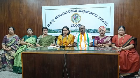 ಮಂಡ್ಯದಲ್ಲಿ ಆಯೋಜಿಸಿದ್ದ ಸುದ್ದಿಗೋಷ್ಠಿಯಲ್ಲಿ ಕಾಂಗ್ರೆಸ್ ಯುವ ನಾಯಕಿ ಕುಸುಮಾ ಮಾತನಾಡಿದರು.