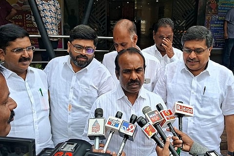 ವಿಧಾನ ಪರಿಷತ್ ಮುಖ್ಯ ಸಚೇತಕ ಎನ್. ರವಿಕುಮಾರ್ ಚಿತ್ರದುರ್ಗ ನಗರದಲ್ಲಿ ಶುಕ್ರವಾರ ಸುದ್ದಿಗಾರರೊಂದಿಗೆ ಮಾತನಾಡಿದರು.
