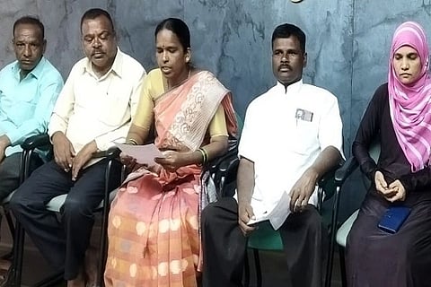 ರಾಜ್ಯ ಅಂಗವಿಕಲರ ಒಕ್ಕೂಟದ ಖಜಾಂಚಿ ಎಂ.ತಿಪ್ಪಮ್ಮ,ಒಕ್ಕೂಟದ ಜಿಲ್ಲಾಧ್ಯಕ್ಷ ಎಂ.ಎಸ್. ಪಾಪಣ್ಣ, ತಾಲೂಕು ಅಧ್ಯಕ್ಷ ಪರಶುರಾಂ, ಕಾರ್ಯದರ್ಶಿ ರೇಷ್ಮಾಭಾನು, ಚಳ್ಳಕೆರೆ ತಾಲೂಕು ಅಧ್ಯಕ್ಷ ಶಿವಕುಮಾರ್, ಕಾರ್ಯದರ್ಶಿ ಸುಜಾತ, ಸಲಹಾ ಸಮಿತಿ ಸದಸ್ಯ ತಿಪ್ಪೇಸ್ವಾಮಿ ಇದ್ದರು.