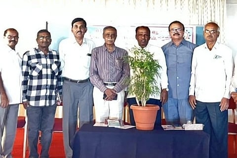 ಚಿತ್ರದುರ್ಗದಲ್ಲಿ ಮಂಗಳವಾರ ಆಯೋಜಿಸಿದ್ದ ವಿಶ್ವ ಜಲ ದಿನದ ಕಾರ್ಯಕ್ರಮದಲ್ಲಿ ಡಾ.ಎಸ್.ಎನ್. ಪ್ರದೀಪ್, ಡಾ.ಜಿ.ಎನ್. ಮಲ್ಲಿಕಾರ್ಜುನಪ್ಪ, ಡಾ.ಕೆ.ಪಿ. ನಾಗಭೂಷಣಶೆಟ್ಟಿ, ಚಳ್ಳಕೆರೆ ರ‍್ರಿಸ್ವಾಮಿ, ಈ. ರುದ್ರಮುನಿ, ಡಾ.ಜಿ.ಪಿ. ರಾಜು, ಆರ್.ಎಸ್. ರಾಜು, ನಾಗಲಿಂಗರೆಡ್ಡಿ, ಎಚ್.ಎಸ್.ಟಿ. ಸ್ವಾಮಿ ಇತರರು ಇದ್ದರು.