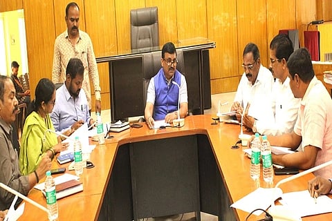 ಚಿತ್ರದುರ್ಗದಲ್ಲಿ ಶನಿವಾರ ಸಿಇಟಿ ಕುರಿತ ಪೂರ್ವಭಾವಿ ಸಭೆಯಲ್ಲಿ ಎಡಿಸಿ ಬಿ.ಟಿ. ಕುಮಾರಸ್ವಾಮಿ, ಎಂ.ಆರ್. ಮಂಜುನಾಥ್, ವೆಂಕಟೇಶ್‌ನಾಯ್ಕ್, ಸೋಮಶೇಖರ್, ರೇಷ್ಮಾ ಹಾನಗಲ್, ಬಿ. ಮಂಜುನಾಥ್, ಜೆ. ವೈಶಾಲಿ, ಜಿ. ರೇಖಾ ಇತರರು ಇದ್ದರು.
