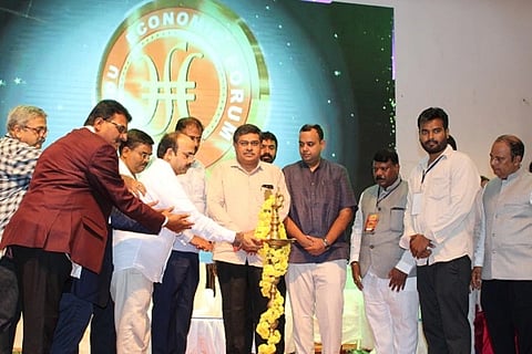 ಚಿತ್ರದುರ್ಗದಲ್ಲಿ ಶನಿವಾರ ಆಯೋಜಿಸಿದ್ದ ಬ್ರ‍್ಯಾಂಡ್ ಚಿತ್ರದುರ್ಗ ಸಮಾವೇಶವನ್ನು ಎಂಎಲ್‌ಸಿ ಕೆ.ಎಸ್.ನವೀನ್ ಉದ್ಘಾಟಿಸಿದರು. ಟಿ.ಎಸ್. ಶಿವಪ್ರಸಾದ್, ಜಿ.ಎಸ್. ಅನಿತ್‌ಕುಮಾರ್, ಡಾ. ಸಿದ್ದಾರ್ಥ್ ಗುಂಡಾರ್ಫಿ, ರಾಘವೇಂದ್ರ, ಡಾ. ಮಂಜುನಾಥ್ ಇತರರು ಇದ್ದರು.