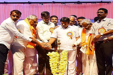 ಚಿತ್ರದುರ್ಗದಲ್ಲಿ ಮಂಗಳವಾರ ಜರುಗಿದ ಶ್ರೀ ಯೋಗಿ ನಾರೇಯಣ ಯತೀಂದ್ರರ ಜಯಂತ್ಯುತ್ಸವದಲ್ಲಿ ಹುರುಳಿ ಎಂ.ಬಸ ವರಾಜ್, ಆರ್.ಶಿವಣ್ಣ, ಎಂ.ಎ. ಸೇತುರಾಮ್, ಗೋವಿಂದರಾಜ್, ಎಂ.ಜಿ. ಸೂರ್ಯನಾರಾಯಣ, ಪ್ರಹ್ಮಾದ್, ಸೋಮಶೇಖರ್ ಇತರರು ಇದ್ದರು. -----------