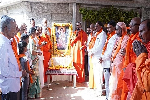 ಚಿತ್ರದುರ್ಗದ ಮುರುಘಾಮಠದಲ್ಲಿ ಭಾನುವಾರ ಹೇಮರಡ್ಡಿ ಮಲ್ಲಮ್ಮ ಅವರ ಜಯಂತಿ ಆಚರಿಸಲಾಯಿತು. ಡಾ. ಬಸವಕುಮಾರ ಸ್ವಾಮೀಜಿ, ಬಸವ ಭಂಗೇಶ್ವರ ಸ್ವಾಮೀಜಿ, ಬಸವ ಮಹಾಂತ ಸ್ವಾಮೀಜಿ, ಬಸವ ಲಿಂಗಮೂರ್ತಿ ಶರಣರು, ಪಾಲಾಕ್ಷಪ್ಪ, ಚಿದಾನಂದಪ್ಪ, ಡಿ.ಬಿ. ಶಿವಾನಂದಪ್ಪ ಇತರರಿದ್ದರು.
