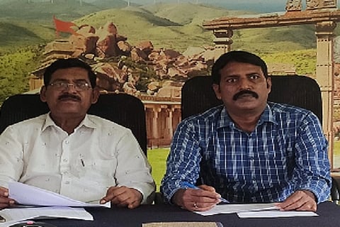 ಚಿತ್ರದುರ್ಗ ಡಯಟ್ ಪ್ರಾಚಾರ್ಯ ಎಂ. ನಾಸಿರುದ್ದೀನ್ ,ನೋಡಲ್ ಅಽಕಾರಿ ಎಸ್. ಬಸವರಾಜು 
