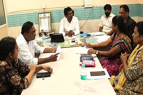  ಚಿತ್ರದುರ್ಗದಲ್ಲಿ ಶುಕ್ರವಾರ ಜಿಲ್ಲಾ ಸಲಹಾ ಸಮಿತಿ ಸಭೆಯಲ್ಲಿ ಡಾ.ಎಸ್.ಸೌಮ್ಯಾ, ಕೆ.ಪಿ.ಮೀನಾಕ್ಷಿ, ಗಾಯತ್ರಿ ಶಿವರಾಂ, ಎಂ. ಉಮೇಶ್, ಡಾ.ಡಿ.ಎಂ. ಅಭಿನವ್, ಡಾ. ರೇಖಾ, ಡಾ. ದೇವರಾಜ್, ಡಾ.ಕೆ.ಜೆ. ಸತ್ಯನಾರಾಯಣ ಇತರರು ಇದ್ದರು.