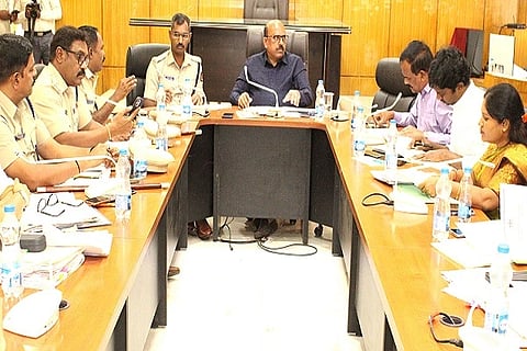  ಲೋಕೋಪಯೋಗಿ ಇಲಾಖೆ ಕಾರ್ಯಪಾಲಕ ಇಂಜಿನಿಯರ್ ನಾಗರಾಜ್, ಡಿವೈಎಸ್‌ಪಿಗಳಾದ ಅರುಣ್ ನಾಗೇಗೌಡ, ಶಿವಕುಮಾರ್, ಎಂ.ಜಿ. ಸತ್ಯನಾರಾಯಣ್‌ರಾವ್, ಚಿತ್ರದುರ್ಗ ನಗರಸಭೆ ಪೌರಾಯುಕ್ತೆ ಎಸ್.ಲಕ್ಷಿ÷್ಮÃ ಇತರರು ಇದ್ದರು.