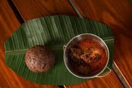 ನಾಟಿ ಕೋಳಿ ಸಾರು ಮತ್ತು ರಾಗಿ ಮುದ್ದೆ 