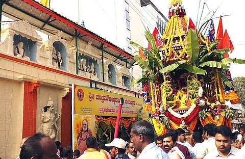 ಕ್ಯಾತಸಂದ್ರದ ಶ್ರೀ ಚಂದ್ರಮೌಳೀಶ್ವರಸ್ವಾಮಿ ದೇವಾಲಯದಲ್ಲಿ  ಬ್ರಹ್ಮರಥೋತ್ಸವವು ವೈಭವದಿಂದ ನೆರವೇರಿತು.