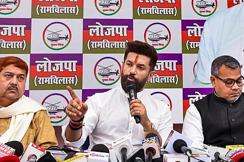 Chirag Paswan | ಮಾಧ್ಯಮಗಳೊಂದಿಗೆ ಮಾತನಾಡಿದ ಚಿರಾಗ್ ಪಾಸ್ವಾನ್​ ( ಕೃಪೆ-ಪಿಟಿಐ)