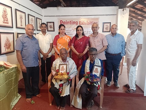 ಉಡುಪಿಯ ಚಿತ್ರಕಲಾ ಮಂದಿರದಲ್ಲಿ ನಡೆದ ಚಿತ್ರಕಲಾ ಪ್ರದರ್ಶನ ಉದ್ಘಾಟನಾ ಕಾರ್ಯಕ್ರಮದಲ್ಲಿ ಹಿರಿಯ ಕಲಾವಿದರಾದ ಪಿ.ಎನ್​. ಆಚಾರ್ಯ ಹಾಗೂ ವೆಂಕಟರಮಣ ಭಟ್​ ಅವರನ್ನು ಸನ್ಮಾನಿಸಲಾಯಿತು. ಡಾ. ಯು.ಸಿ. ನಿರಂಜನ್​, ತನುಲಾ ತರುಣ್​, ಎಂ.ಪ್ರಭಾಕರ್​ ಕಿಣಿ, ಯು. ಶಕುಂತಲಾ ಆರ್​. ಶೆಣೈ, ರವಿ ಹಿರೇಬೆಟ್ಟು ಇದ್ದರು.