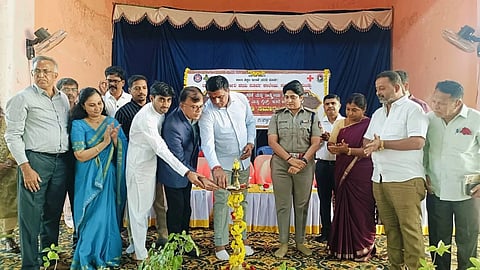 ಮಂಡ್ಯ ನಗರದ ಬಾಲಕಿಯರ ಸರ್ಕಾರಿ ಪದವಿ ಪೂರ್ವ ಕಾಲೇಜಿನಲ್ಲಿ ಆಯೋಜಿಸಿದ್ದ ಸಮಾರಂಭವನ್ನು ಶಾಸಕ ಪಿ.ರವಿಕುಮಾರ್ ಗಣಿಗ ಉದ್ಘಾಟಿಸಿದರು.  
