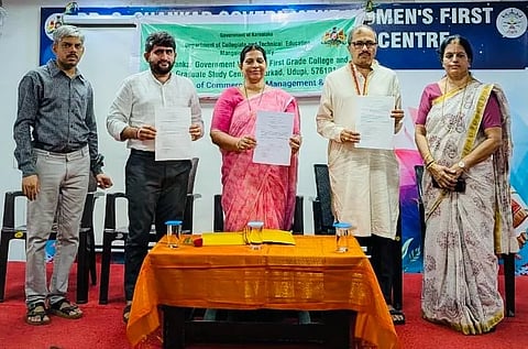 ಉಡುಪಿಯ ಡಾ. ಜಿ. ಶಂಕರ್​ ಕಾಲೇಜು ಮತ್ತು ಆಕಾಂಕ್ಷ ಚಾರಿಟೇಬಲ್​ ಟ್ರಸ್ಟ್​ ನಡುವೆ ಸಹಕಾರದ ಒಪ್ಪಂದ ಮಾಡಿಕೊಳ್ಳಲಾಯಿತು. ಡಾ. ಶ್ರೀಶ ಭಟ್​,  ಪ್ರೊ. ನಿಕೇತನಾ, ಸಂತೋಷ್​ ಪ್ರಭು ಎಂ., ಪ್ರೊ. ಕೃಷ್ಣ ಭಟ್​, ಪ್ರೊ. ಶ್ರೀಮತಿ ಅಡಿಗ ಇದ್ದರು.