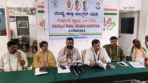   ಮಂಡ್ಯದಲ್ಲಿ ಆಯೋಜಿಸಿದ್ದ ಸುದ್ದಿಗೋಷ್ಠಿಯಲ್ಲಿ ಎಐಸಿಸಿ ವೀಕ್ಷಕ ಸೈಮನ್ ಅಲೆಕ್ಸ್ ಮಾತನಾಡಿದರು.