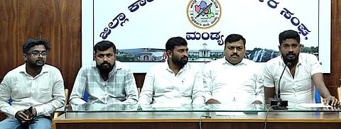 ಮಂಡ್ಯದಲ್ಲಿ ಆಯೋಜಿಸಿದ್ದ ಸುದ್ದಿಗೋಷ್ಠಿಯಲ್ಲಿ ಯುವ ಕಾಂಗ್ರೆಸ್ ಜಿಲ್ಲಾಧ್ಯಕ್ಷ ಶೈಲೇಂದ್ರಕುಮಾರ್ ಮಾತನಾಡಿದರು.