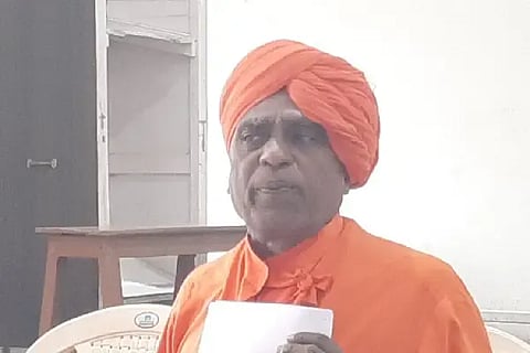 ವಿಜಯಪುರ ನಗರದಲ್ಲಿ ದಯಾನಂದ ಸ್ವಾಮೀಜಿ ಸುದ್ದಿಗೋಷ್ಠಿ ನಡೆಸಿದರು.