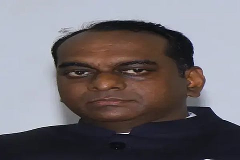ಜಿಲ್ಲಾಧಿಕಾರಿ ಪ್ರಭುಲಿಂಗ ಕವಳಿಕಟ್ಟಿ