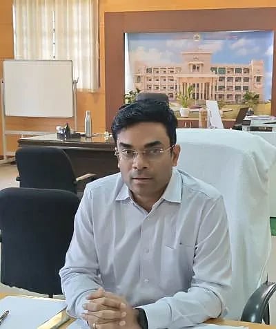  ಸುದ್ದಿಗೋಷ್ಠಿಯಲ್ಲಿ ಜಿಲ್ಲಾಧಿಕಾರಿ ಯಶವಂತ್ ವಿ ಗುರುಕರ್ ಮಾತನಾಡಿದರು.
