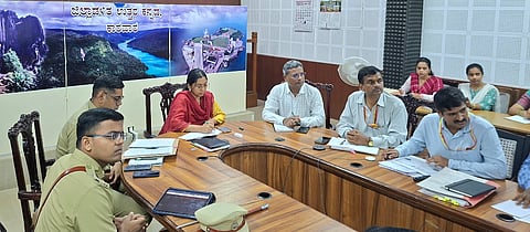 ಜಿಲ್ಲಾಧಿಕಾರಿ ಕೆ.ಲಕ್ಷ್ಮೀಪ್ರಿಯಾ ಸಭೆ ನಡೆಸಿದರು.