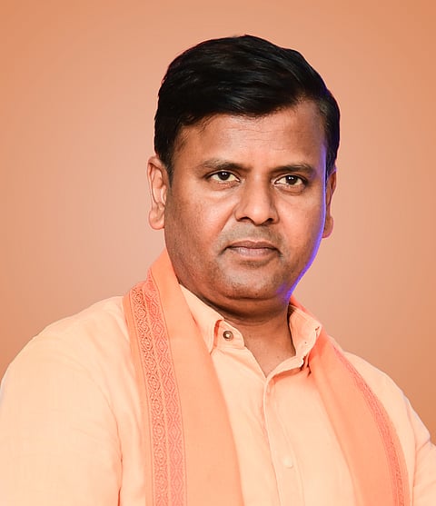 ಡಾ.ಬಸವರಾಜ ಕ್ಯಾವಟರ್​.