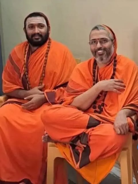 divine ಶ್ರೀ ಸಚ್ಚಿದಾನಂದ ಜ್ಞಾನೇಶ್ವರಿ ಭಾರತಿ ಸ್ವಾಮೀಜಿ ಹಾಗೂ ಶ್ರೀ ಸುಜ್ಞಾನೇಶ್ವರ ಭಾರತಿ ಸ್ವಾಮೀಜಿ.