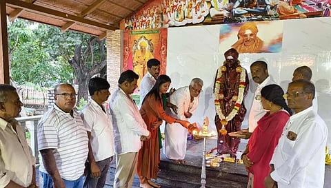 ಮಂಡ್ಯ ನಗರದ ಡಾ.ಶಿವಕುಮಾರ ಮಹಾಸ್ವಾಮೀಜಿ ಉದ್ಯಾನವನದಲ್ಲಿ ದಾಸೋಹ ಹುಣ್ಣಿಮೆ ಕಾರ್ಯಕ್ರಮ ಆಯೋಜಿಸಲಾಗಿತ್ತು. 