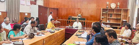 ಮಂಡ್ಯದಲ್ಲಿ ಜಿಲ್ಲಾಧಿಕಾರಿ ಡಾ.ಕುಮಾರ ಅಧ್ಯಕ್ಷತೆಯಲ್ಲಿ ರಾಷ್ಟ್ರೀಯ ಕಾರ್ಯಕ್ರಮಗಳ ಪ್ರಗತಿ ಪರಿಶೀಲನಾ ಸಭೆ ಆಯೋಜಿಸಲಾಗಿತ್ತು.