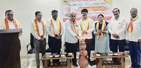 ಬೀದರ್‍ನ ಜಿಲ್ಲಾ ಕನ್ನಡ ಭವನದಲ್ಲಿ ನಡೆದ ಲಿಂ. ರುಕ್ಮೋದ್ದಿನ್ ಇಸ್ಲಾಂಪುರ ಸ್ಮರಣಾರ್ಥ ‘ನೆನಪಿನಂಗಳದಲ್ಲಿ ನಮ್ಮೊಂದಿಗೆ ನೀವು’ ಕಾರ್ಯಕ್ರಮವನ್ನು ಹಿರಿಯ ಸಾಹಿತಿ ಗುರುನಾಥ ಅಕ್ಕಣ್ಣ ಉದ್ಘಾಟಿಸಿದರು