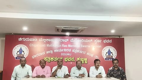 Unity ಸುದ್ದಿಗೋಷ್ಠಿಯಲ್ಲಿ ಮಾಹಿತಿ ನೀಡಿದ ಸಮಾಜದ ಪ್ರಮುಖ ರಾಜೇಶ ಹೋಟ್ಕರ.