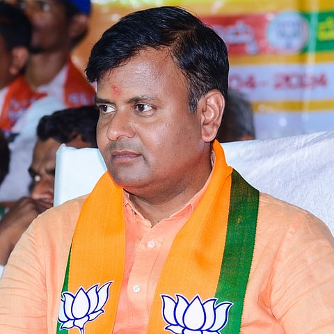 ಡಾ. ಬಸವರಾಜ ಕ್ಯಾವಟರ್​