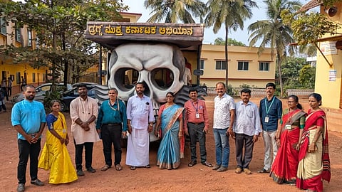 ಉಡುಪಿಯ ಹಿರಿಯಡ್ಕ ಕೆಪಿಎಸ್​ ಕಾಲೇಜಿನಲ್ಲಿ 'ಡ್ರಗ್ಸ್​ ಮುಕ್ತ ಕರ್ನಾಟಕ ಅಭಿಯಾನ ಕಾರ್ಯಕ್ರಮ'ವನ್ನು ಮಂಜುನಾಥ್​ ಭಟ್​ ಉದ್ಘಾಟಿಸಿದರು. ಸಂದೇಶ್​, ಗೋಪಾಲ್​, ಉಮೇಶ್​ ಶೆಟ್ಟಿ, ನಳಿನಾದೇವಿ, ವಿಜಯ್​ ಶೆಟ್ಟಿ ಕೊಂಡಾಡಿ, ದೇವದಾಸ್​ ಪ್ರಭು, ರಾಜ್​, ಯಶೋದಾ, ಪ್ರತಿಮಾ, ಗಣೇಶ್​ ನಾಯ್ಕ ಇದ್ದರು.