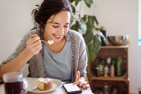 Eating Alone Health Risks 