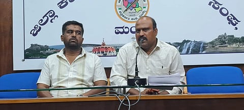 ಮಂಡ್ಯದಲ್ಲಿ ಆಯೋಜಿಸಿದ್ದ ಸುದ್ದಿಗೋಷ್ಠಿಯಲ್ಲಿ ನಾಗರಿಕ ಹಿತರಕ್ಷಣಾ ವೇದಿಕೆ ಸದಸ್ಯ ಮದನ್‌ರಾವ್ ಮಾತನಾಡಿದರು. 