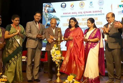 ನಗರದಲ್ಲಿ ಮಂಗಳವಾರ ನಡೆದ ಕೈಗಾರಿಕೆಗಳ ಮುಖ್ಯಸ್ಥರ ಸಮಾವೇಶವನ್ನು ಸಚಿವ ಡಾ.ಶರಣಪ್ರಕಾಶ ಪಾಟೀಲ್​ ಉದ್ಘಾಟಿಸಿದರು. 