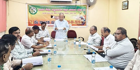 ಬೀದರ್‍ನಲ್ಲಿ ನಡೆದ ಬೀದರ್ ಔಷಧಿ ವ್ಯಾಪಾರಿಗಳ ಪತ್ತಿನ ಸಹಕಾರ ಸಂಘ ನಿಯಮಿತದ ವಾರ್ಷಿಕ ಮಹಾಸಭೆಯಲ್ಲಿ ಸಂಘದ ಅಧ್ಯಕ್ಷ ಮಲ್ಲಪ್ಪ ಗುನ್ನಳ್ಳಿ ಮಾತನಾಡಿದರು.