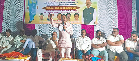 ಗುಳೇದಗುಡ್ಡ ಪಟ್ಟಣದಲ್ಲಿ ಅಂಗನವಾಡಿ ಕಟ್ಟಡಕ್ಕೆ ಭೂಮಿ ಪೂಜೆ ನೆರವೇರಿಸಿ ಶಾಸಕ ಭೀಮಸೇನ ಚಿಮ್ಮನಕಟ್ಟಿ ಮಾತನಾಡಿದರು. ಮೌಲಾನಾ ಮಹ್ಮದ್ ನಸೀನ್ ಅಕ್ತರ, ಸಂಜಯ ಬರಗುಂಡಿ, ಜಮೀರ ಮೌಲ್ವಿ, ವೈ.ಆರ್.ಹೆಬ್ಬಳ್ಳಿ, ಕೆ.ಆರ್.ರಾಯಚೂರ, ಕೀರಪ್ಪ ತಳವಾರ, ಚಿದಾನಂದಸಾ ಕಾಟವಾ, ರಜಕ ಕುದರಿ, ಎಂ.ಎಂ. ಜಮಖಾನಿ, ರಫೀಕ ಕಲ್ಬುರ್ಗಿ, ಸಲೀಮ ಮೊಮಿನ ಇದ್ದರು. 
