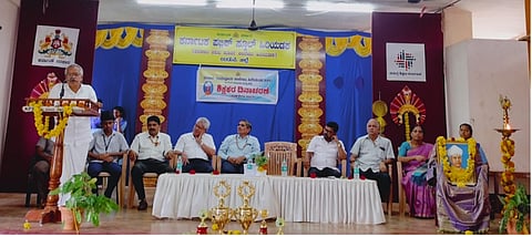ಉಡುಪಿ ಹಿರಿಯಡ್ಕದ ಕೆಪಿಎಸ್‌ ನಲ್ಲಿ ಆಯೋಜಿಸಿದ್ದ ಶಿಕ್ಷಕರ ದಿನಾಚರಣೆಯನ್ನು ಡಾ. ಎನ್.ಎಸ್. ಶೆಟ್ಟಿ ಉದ್ಘಾಟಿಸಿ ಮಾತನಾಡಿದರು. ಕುಯಿಲಾಡಿ ಸುರೇಶ್ ನಾಯಕ್, ಪ್ರೊ‌. ಸಖರಾಮ ಸೋಮಯಾಜಿ, ಮಂಜುನಾಥ್ ಭಟ್, ಪ್ರಕಾಶ್ ಪ್ರಭು, ಬಿ.ಎಲ್. ವಿಶ್ವಾಸ್, ವೀಣಾ ಡಿ. ನಾಯಕ್, ವಿಜಯ್ ಶೆಟ್ಟಿ ಇದ್ದರು.